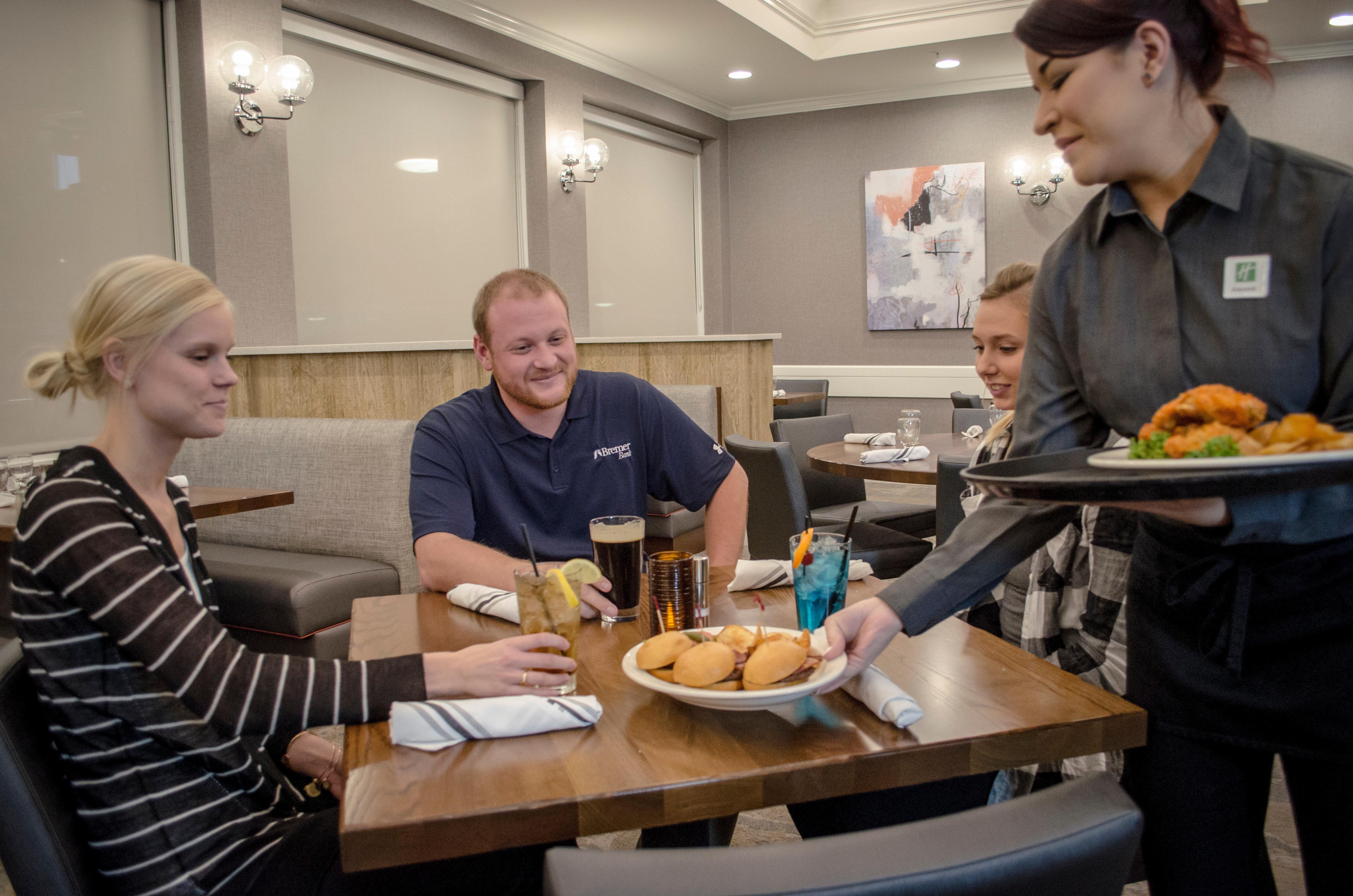 By Ihg Fargo