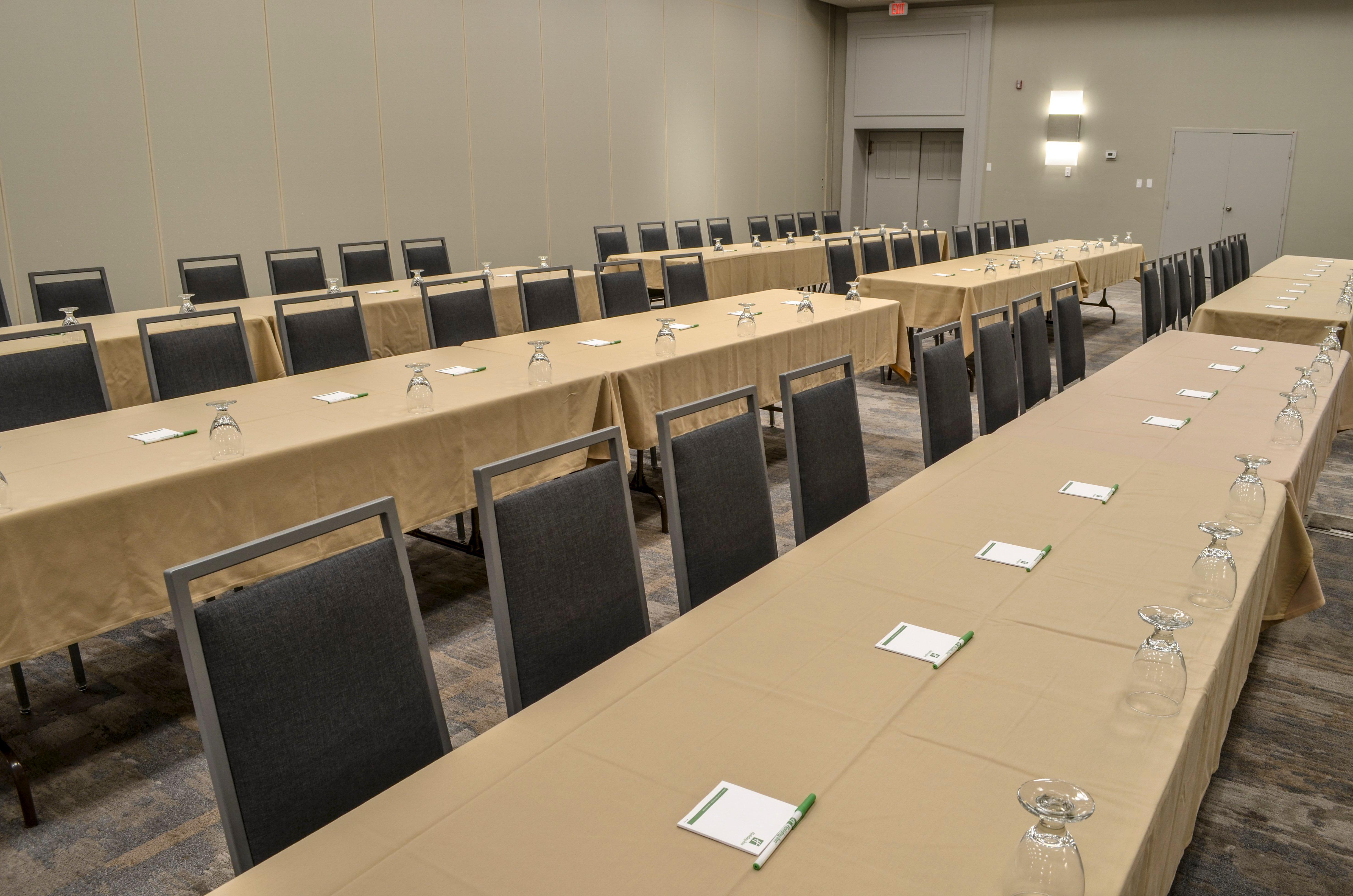 By Ihg Fargo