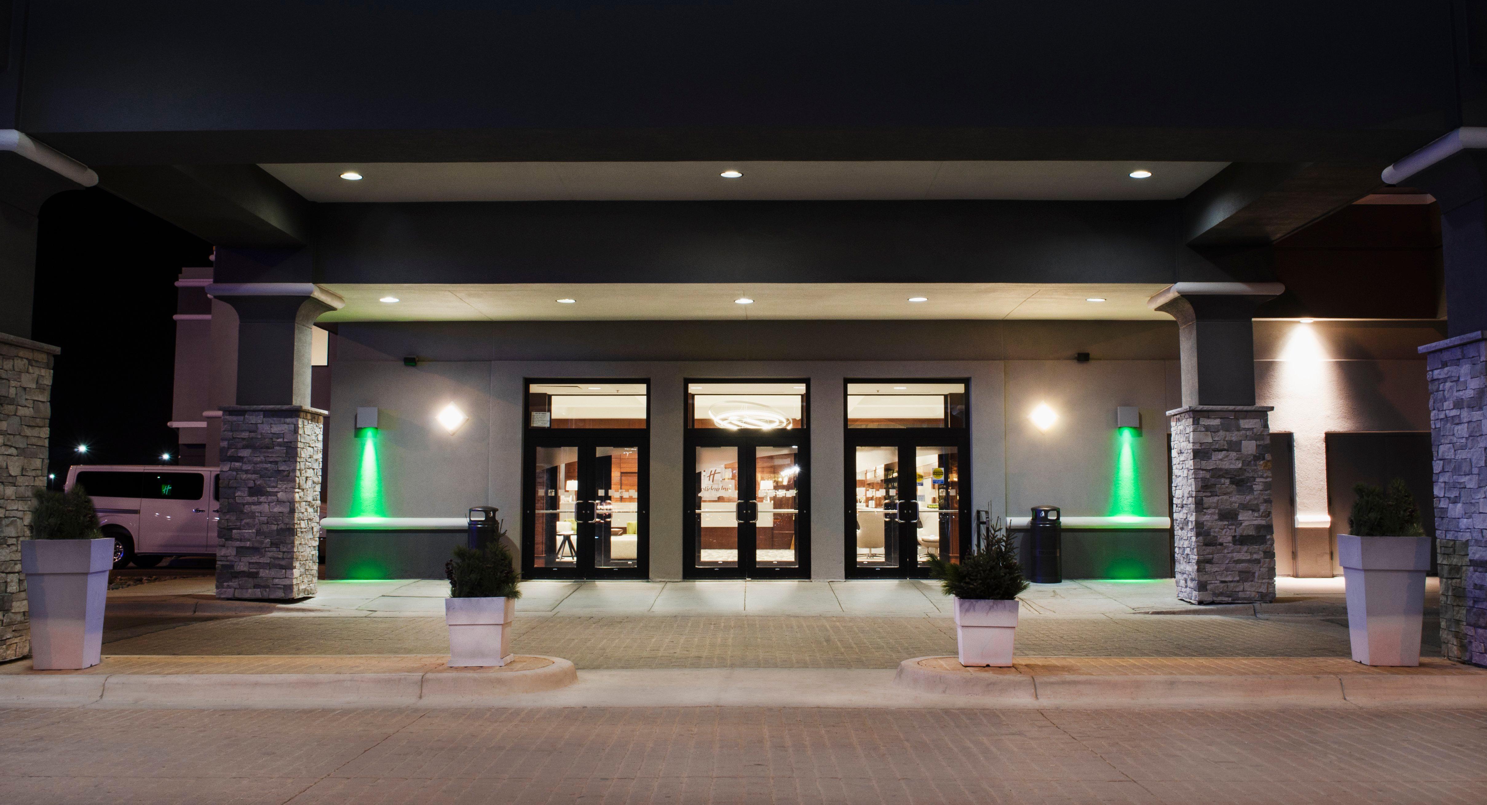 By Ihg