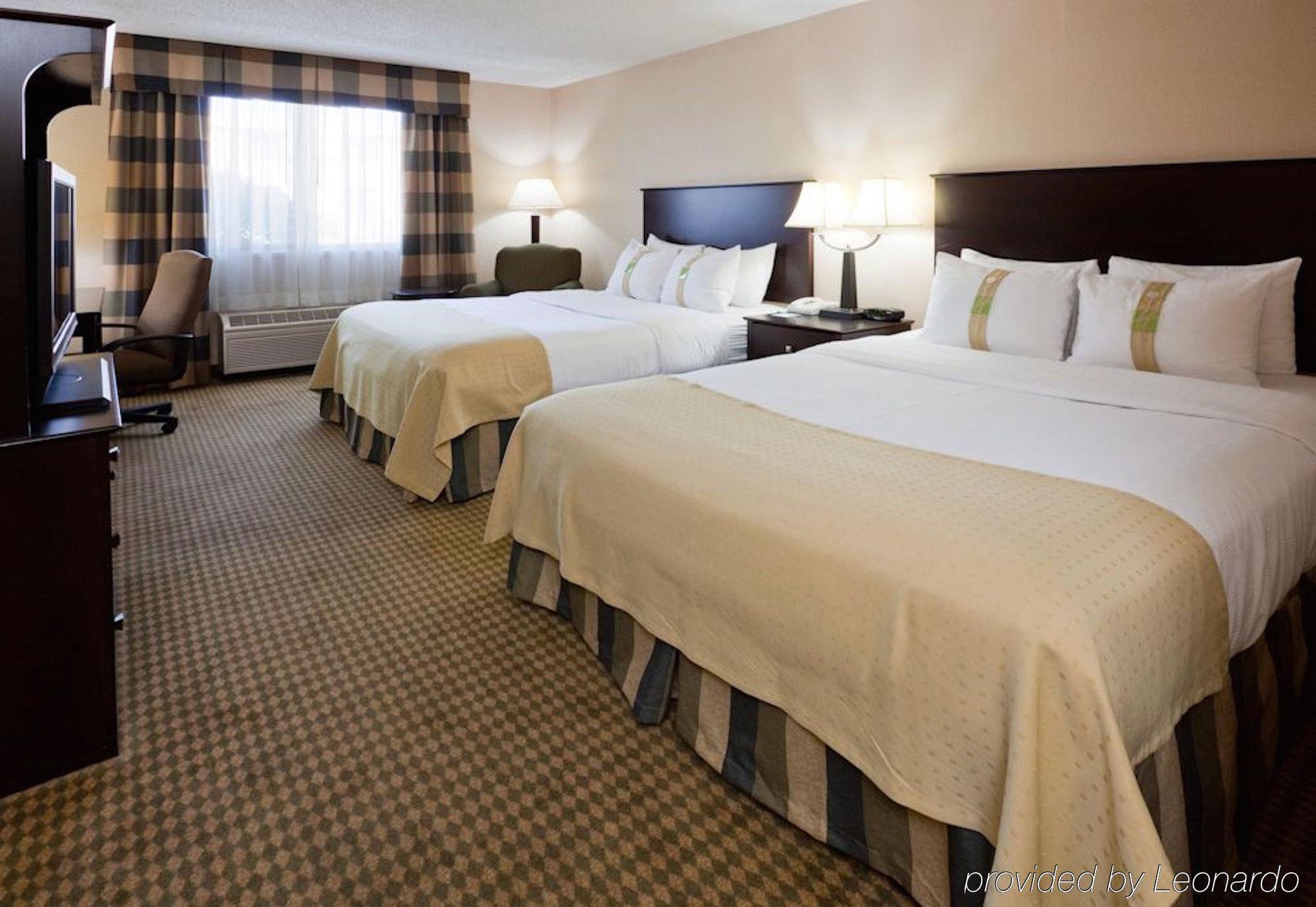 By Ihg Fargo