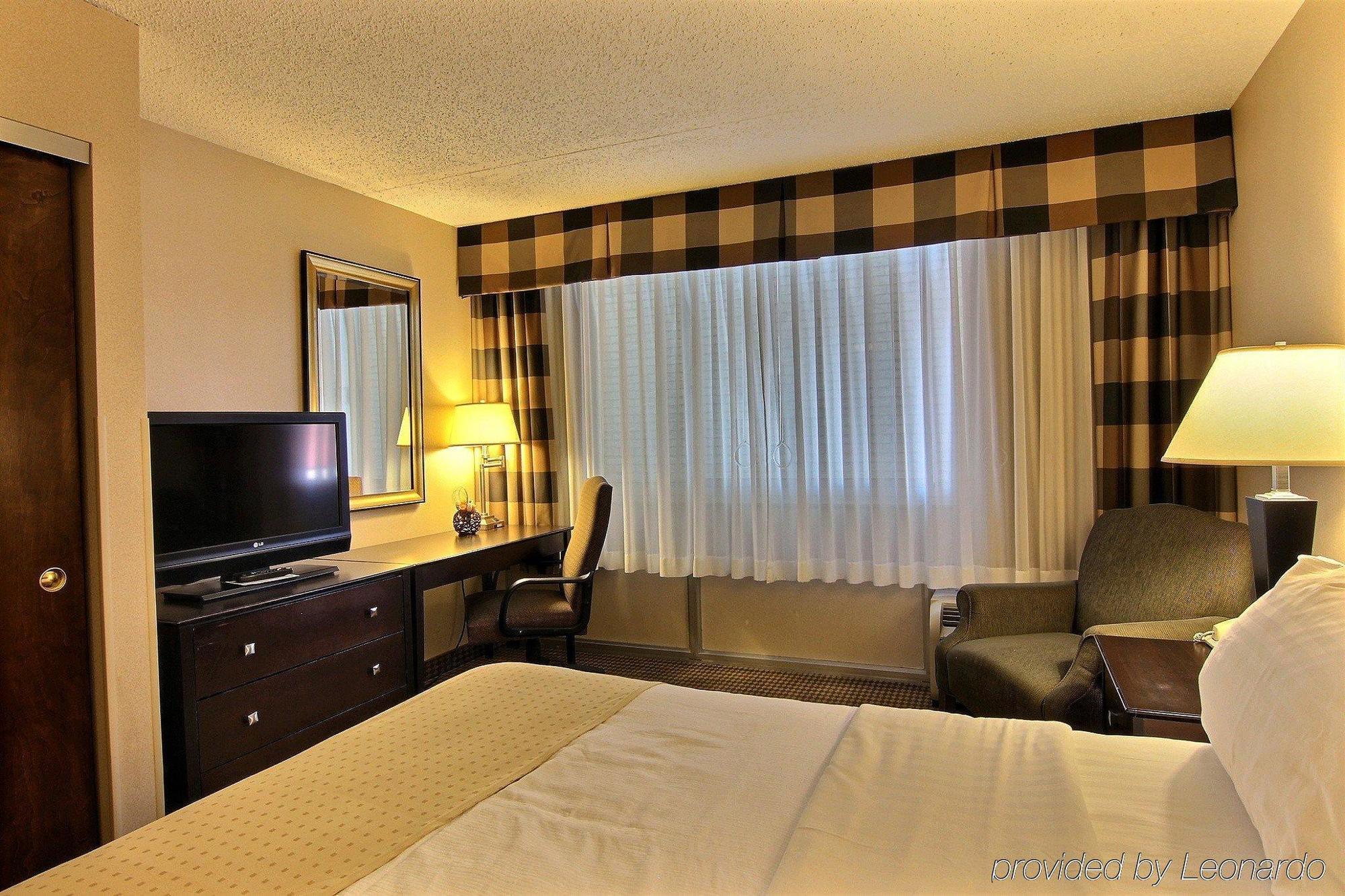 Hotel By Ihg 3*