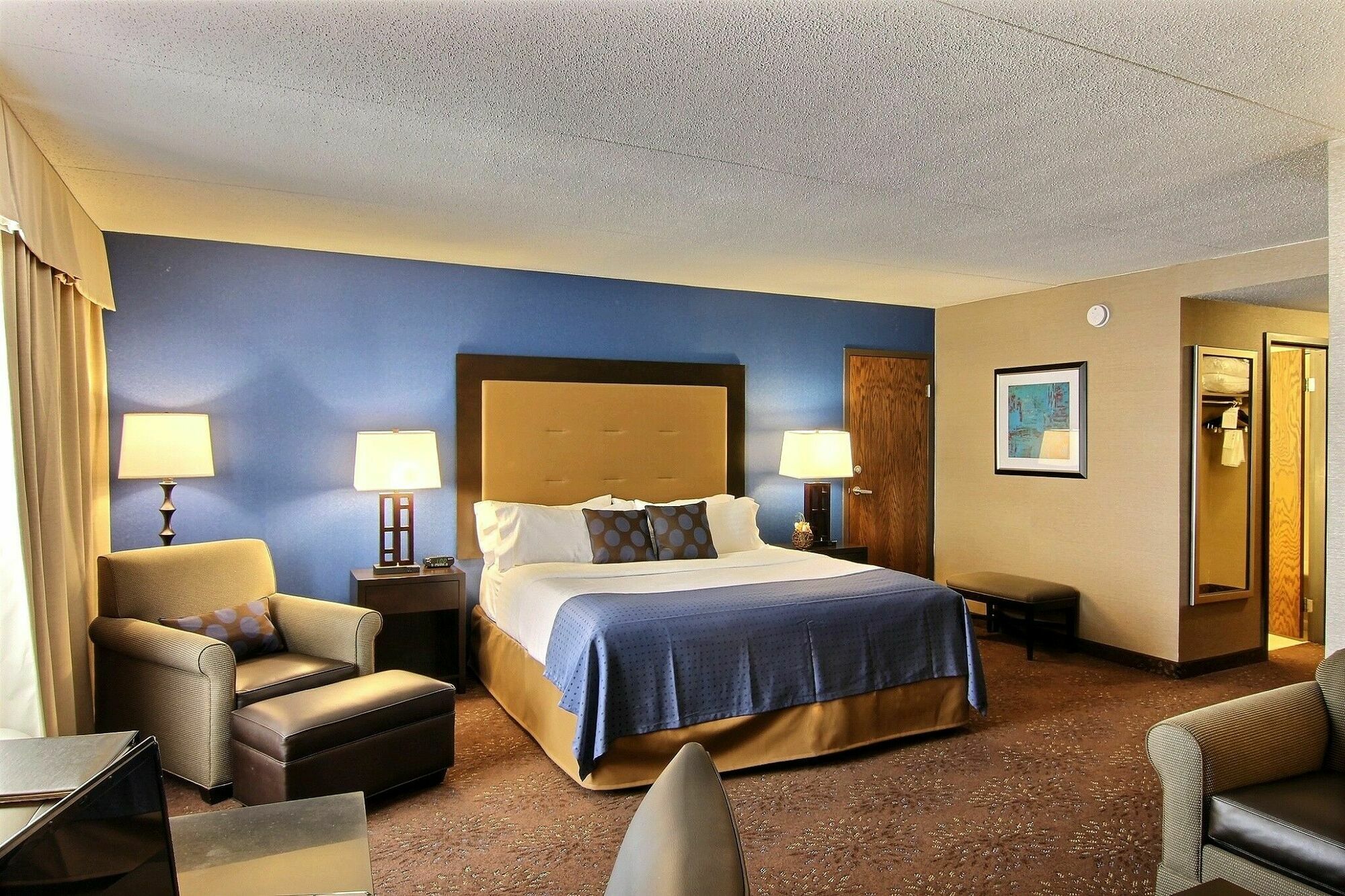 By Ihg Hotel Fargo